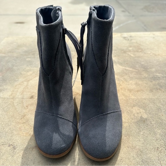 Toms Boots Women’s 6.5 Lunata Suede Leather Gray Heeled Booties NWT - Picture 3 of 9